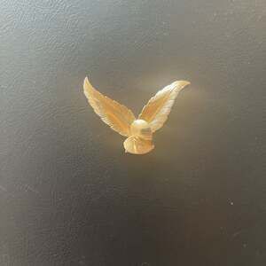 Vintage Gold Tone Textured Brooch